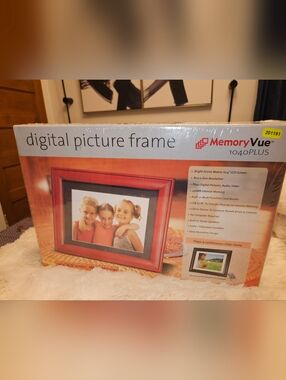 MemoryVue Picture Digital 1040 Plus Digital Photo Frame 10.4” w/Remote
